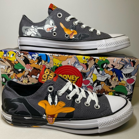 looney tunes x converse